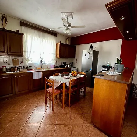 Kolovos House Karyes